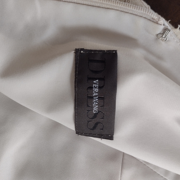 Vera Wang dress - Picture 3 of 3